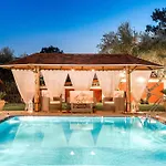 Elea Villa